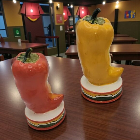Hot Pepper Salt & Pepper Shakers Mexican Decor Colorful - Picture 1 of 5